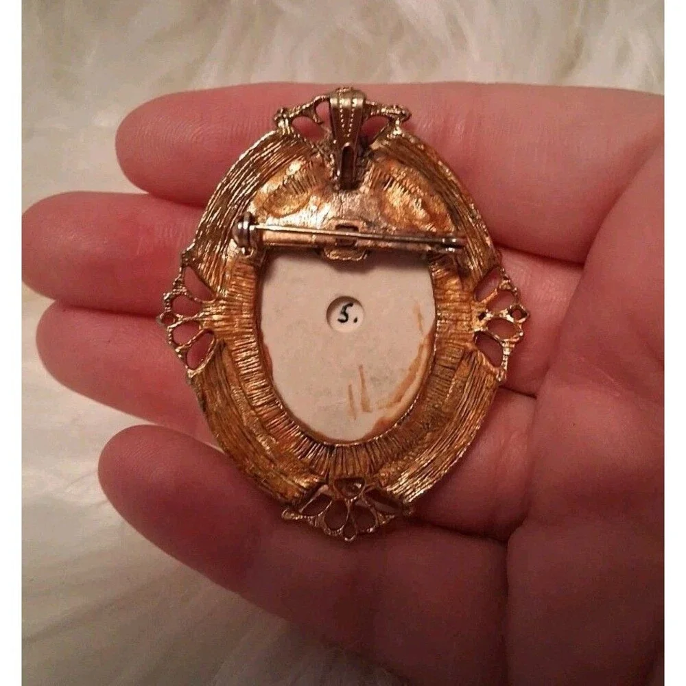 Vintage Hand Painted Porcelain Rose Brooch Gold Tone Ornate